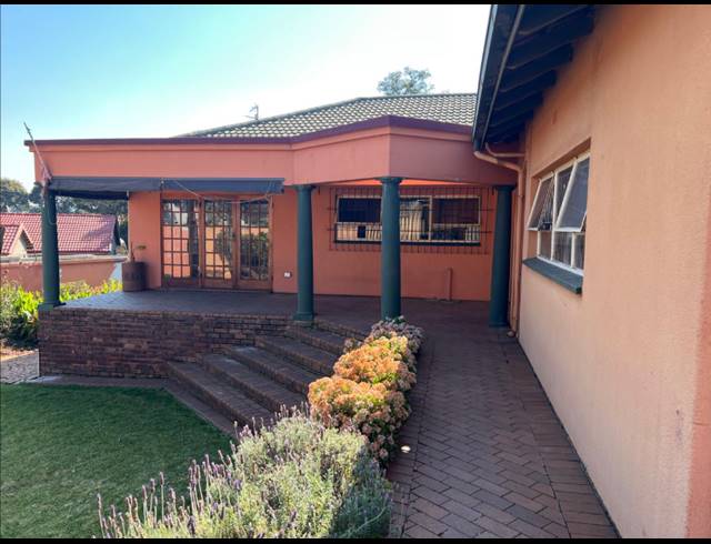 4 BEDROOM HOUSE FOR SALE IN GLENVISTA